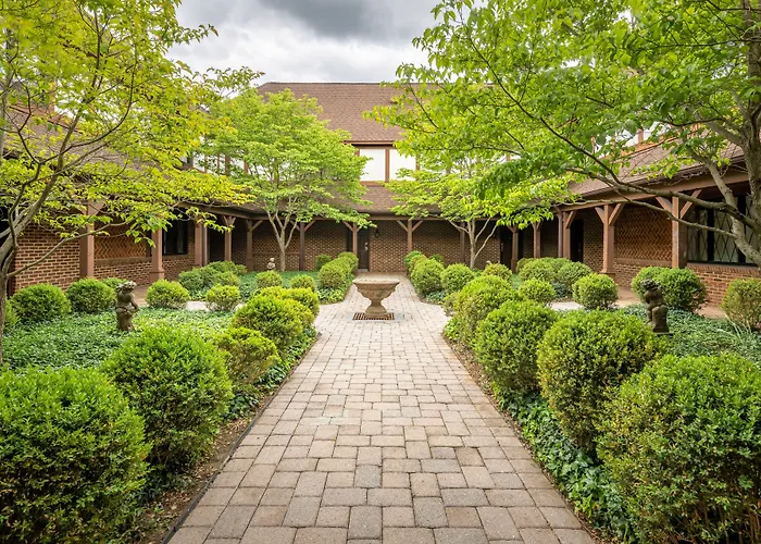 The English Inn Of Charlottesville